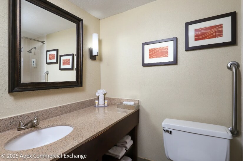 More Photos Of 4155 28th St SE, Grand Rapids Hotel For Sale