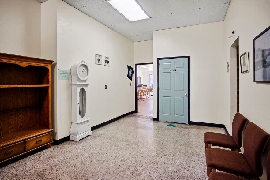 More Photos Of 20737 Central Ave, Blountstown Restaurant For Sale