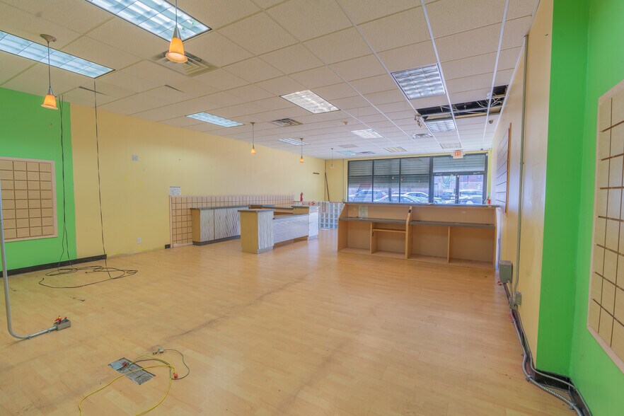 More Photos Of 1717 S Broad St, Philadelphia Storefront For Lease