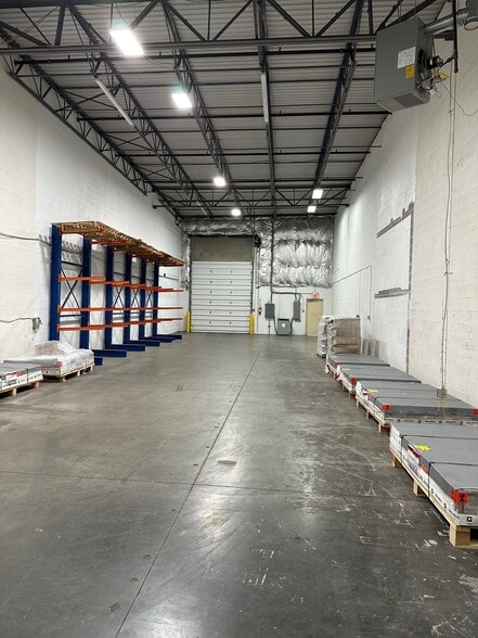More Photos Of 14101-14121 Mariah Ct, Chantilly Light Manufacturing For Lease