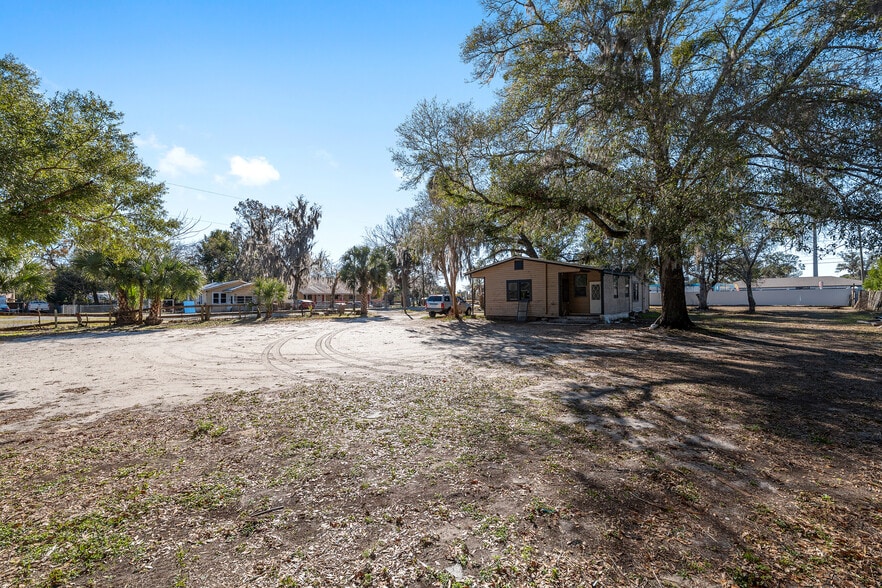 More Photos Of 1007 25th St, Ocala General Retail For Sale