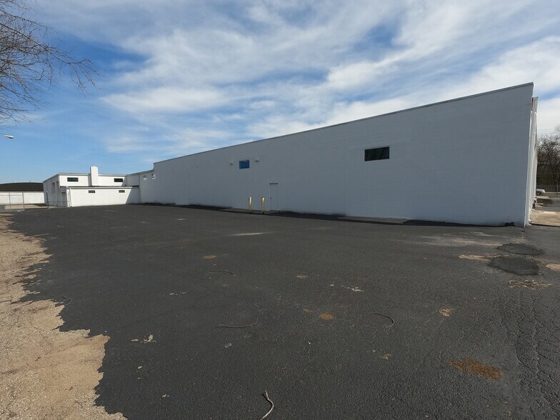 More Photos Of 845 Harrisburg Pike, Columbus Warehouse For Lease