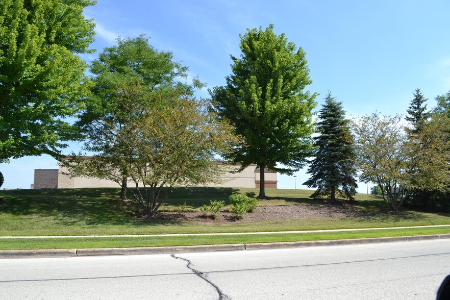 More Photos Of 164 S Gary Ave, Bloomingdale Land For Lease