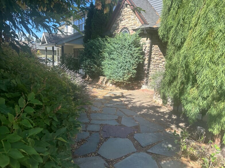 More Photos Of 1749 22nd St, Hood River Specialty For Sale