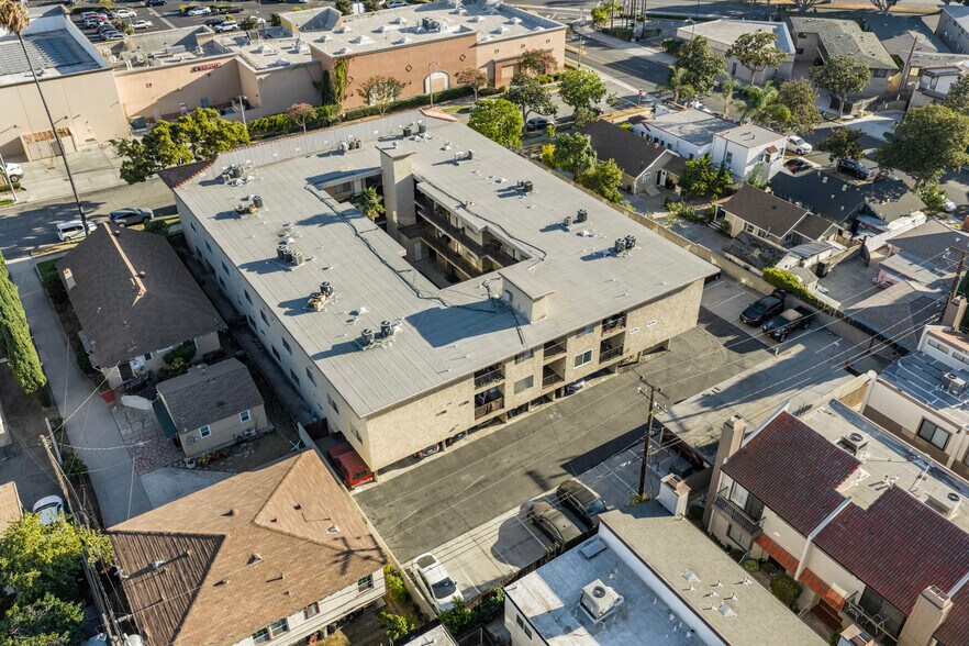 More Photos Of 2101 Vine St, Alhambra Apartments For Sale