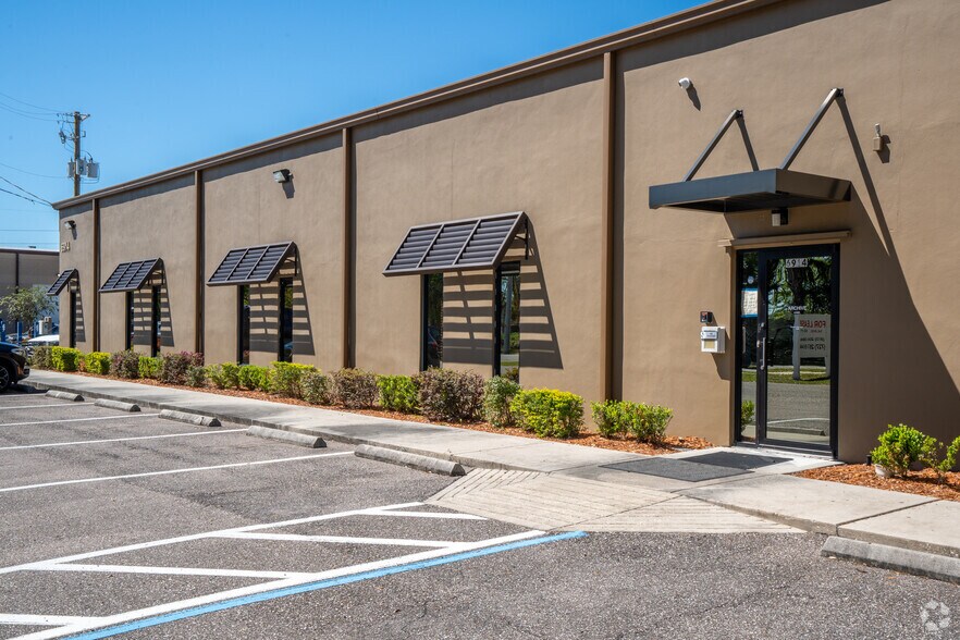 More Photos Of 6914 Asphalt Ave, Tampa Warehouse For Lease