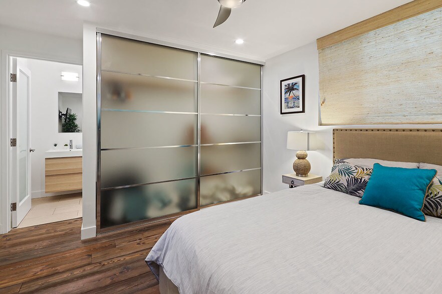 More Photos Of 472 Rosecrans Ave, Manhattan Beach Apartments For Sale