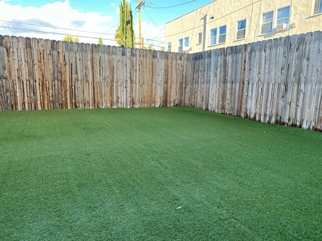 More Photos Of 3525 Glenhurst Ave, Los Angeles Religious Facility For Lease