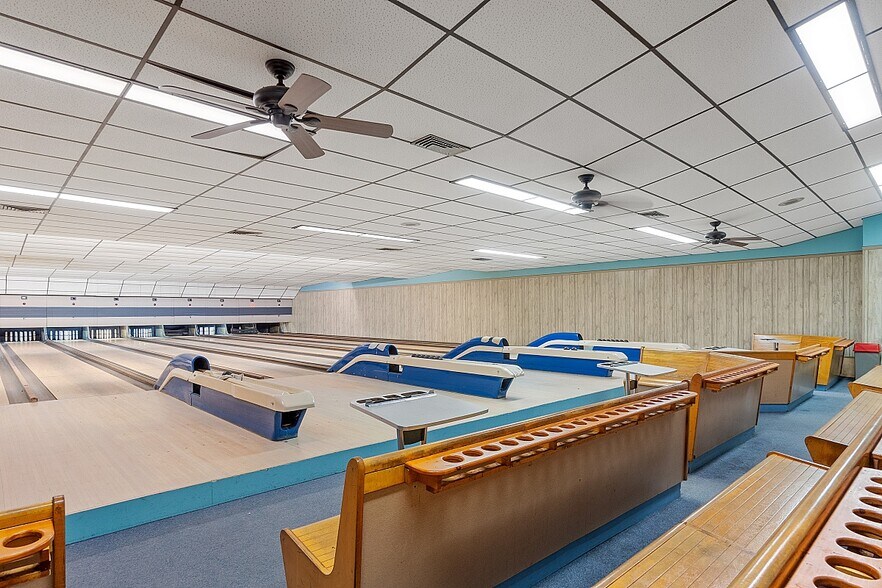 More Photos Of 78 Daniels St, Fitchburg Bowling Alley For Sale