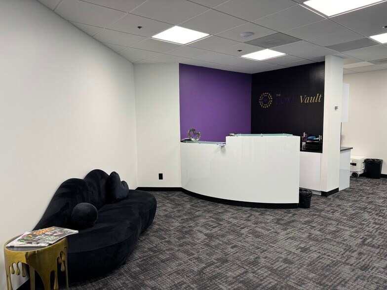 More Photos Of 1819 Main St, Sarasota Office Residential For Lease