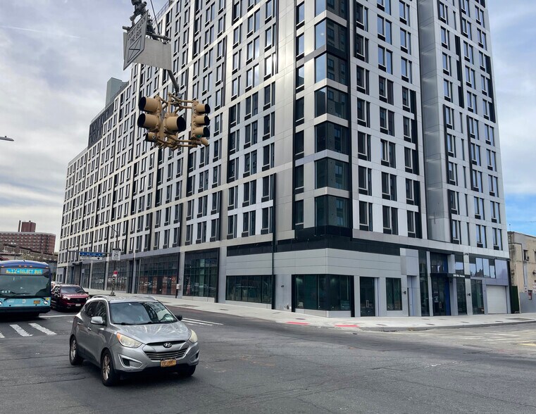 Primary Photo Of 401 W 207th St, New York Apartments For Lease