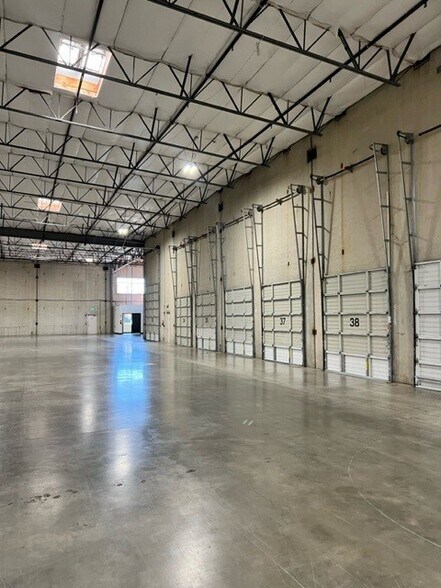 More Photos Of 15022 Puyallup St E, Sumner Distribution For Lease