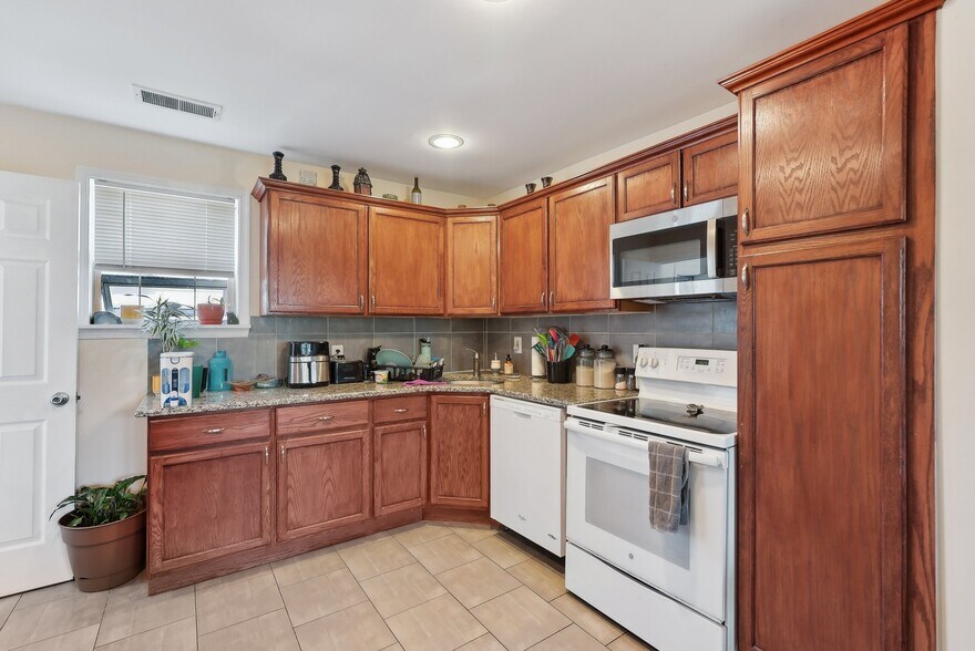 More Photos Of , Levittown General Retail For Sale