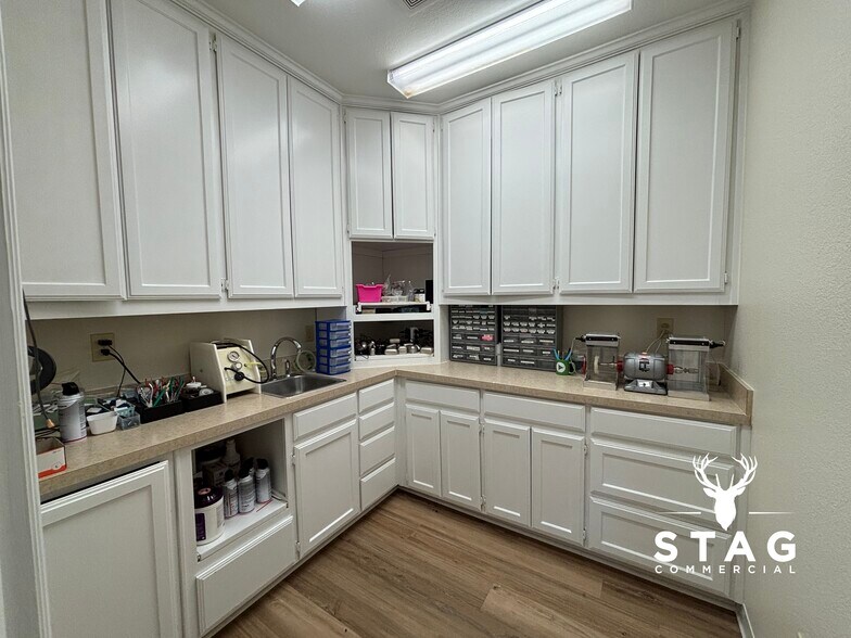 More Photos Of 2540 Lillian Miller Pky, Denton Office For Lease