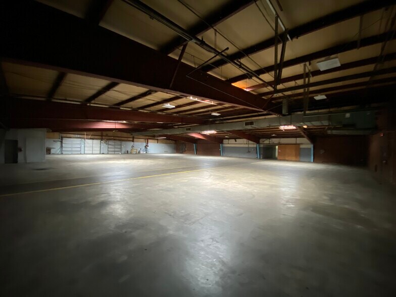 More Photos Of 599 Raleigh Rd, Henderson Warehouse For Lease