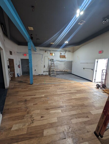 More Photos Of 33 Elm St, East Aurora Restaurant For Sale