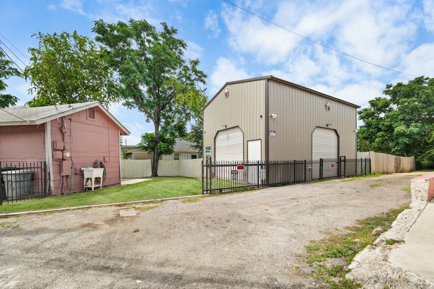More Photos Of 611 Fredericksburg Rd, San Antonio Freestanding For Lease