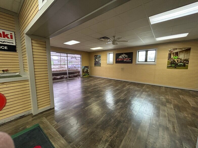 More Photos Of 30 South St, West Hartford Freestanding For Sale