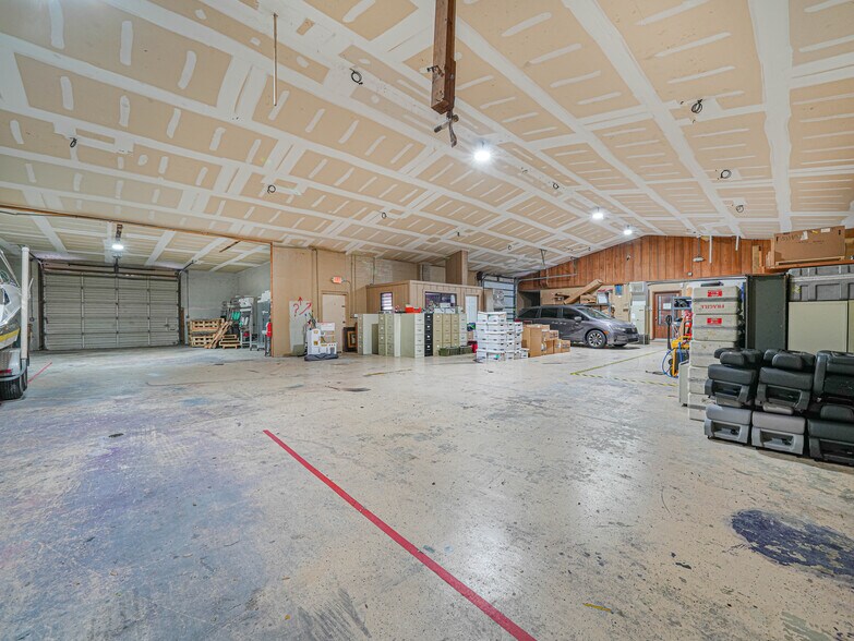 More Photos Of 112 N Poplar Ave, Sanford Flex For Lease