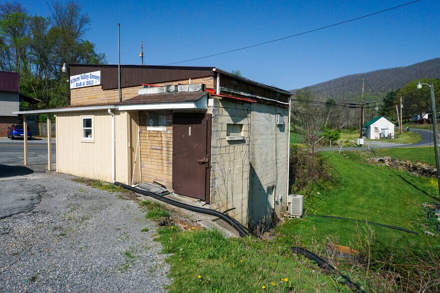 More Photos Of 109 Wilburn Valley Rd, Pearisburg General Retail For Sale