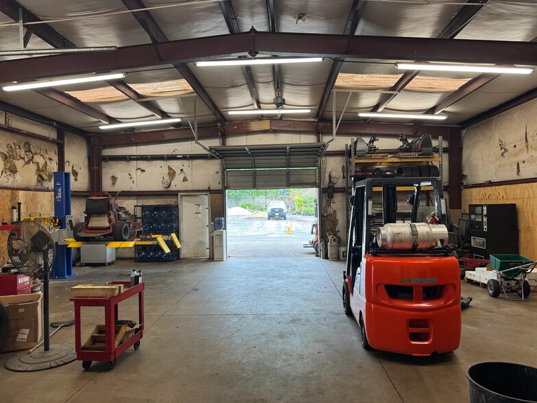 More Photos Of 12700 Oak Lake Trl, Midlothian Warehouse For Sale