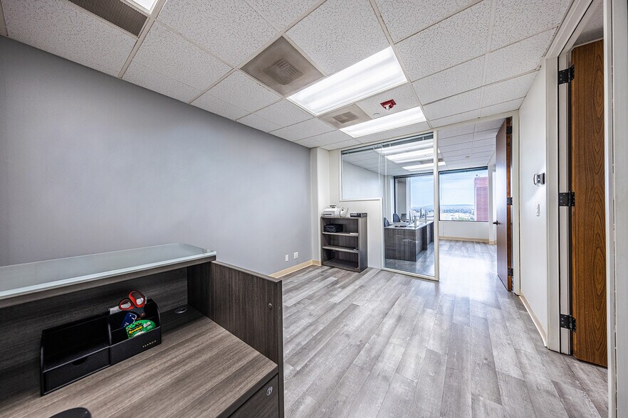 More Photos Of 11777 San Vicente Blvd, Los Angeles Office For Lease