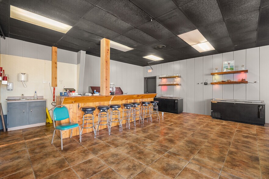 More Photos Of 5006 Morris St, Moss Point Restaurant For Sale