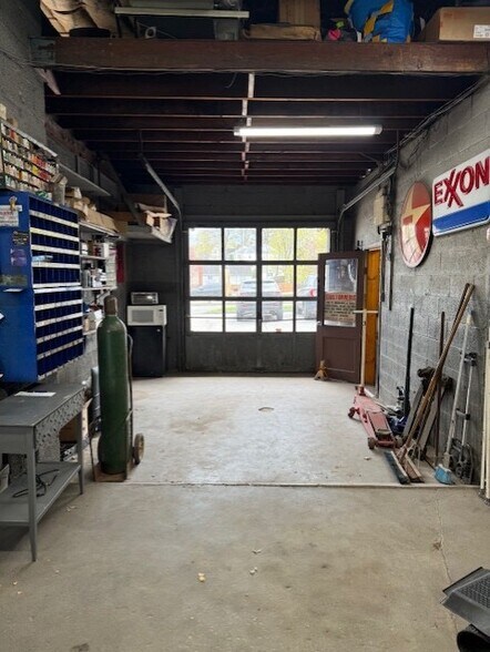 More Photos Of 449 Derby Ave, West Haven Auto Repair For Lease