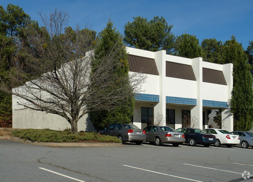 Primary Photo Of 700 Indian Trail Rd NW, Lilburn Office For Sale