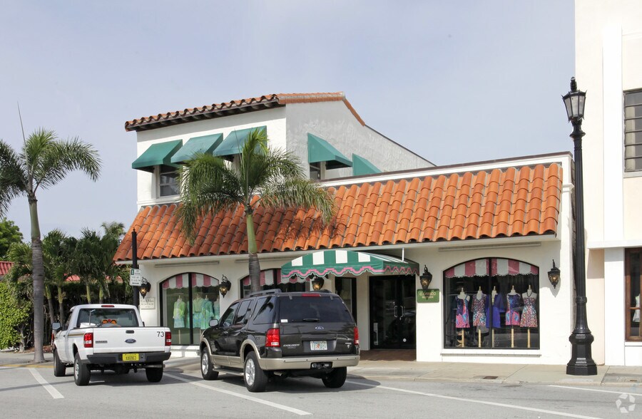 More Photos Of 336 S County Rd, Palm Beach Restaurant For Lease