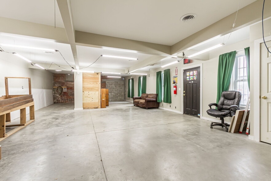 More Photos Of 64 Spencer St, Rochester Loft Creative Space For Sale