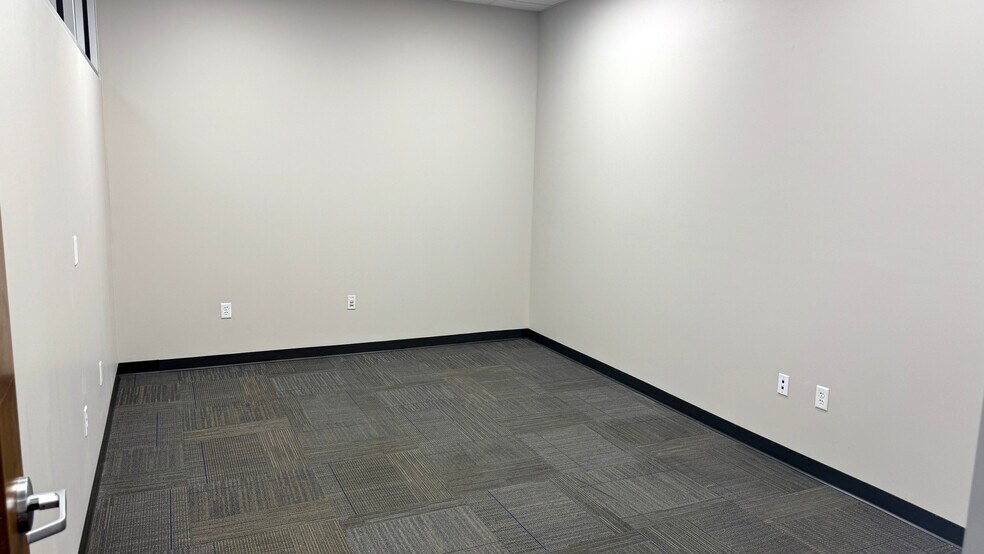 More Photos Of 1451-1487 W South St, Ozark General Retail For Lease