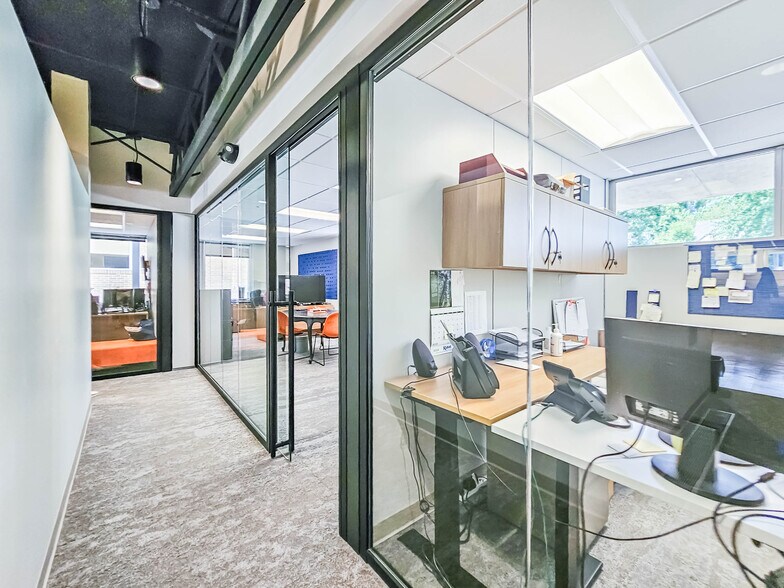 More Photos Of 4920 Center St, Omaha Storefront For Lease