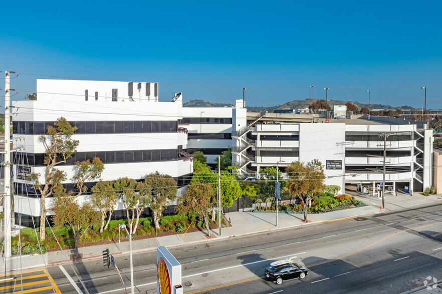 Primary Photo Of 3000 S Robertson Blvd, Los Angeles Loft Creative Space For Lease