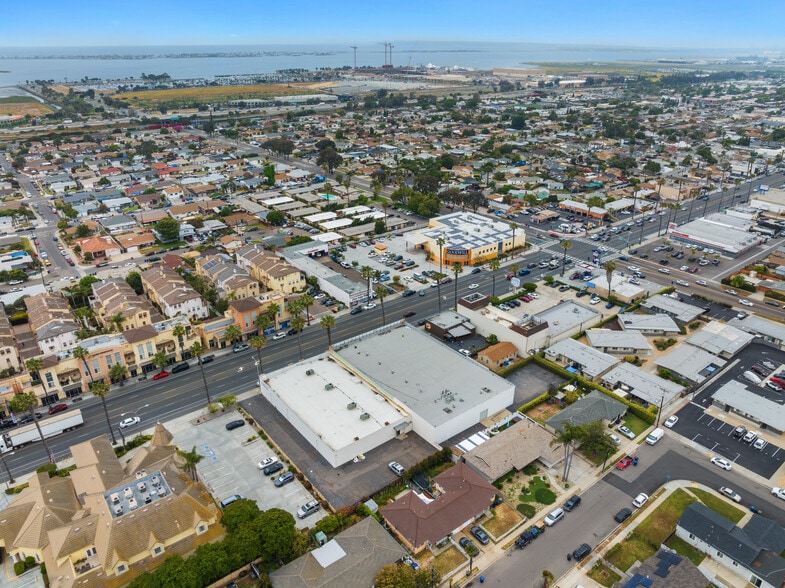 More Photos Of 733 Broadway, Chula Vista Storefront For Sale