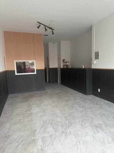 More Photos Of 1124-1140 E Pacific Coast Hwy, Long Beach Storefront For Lease