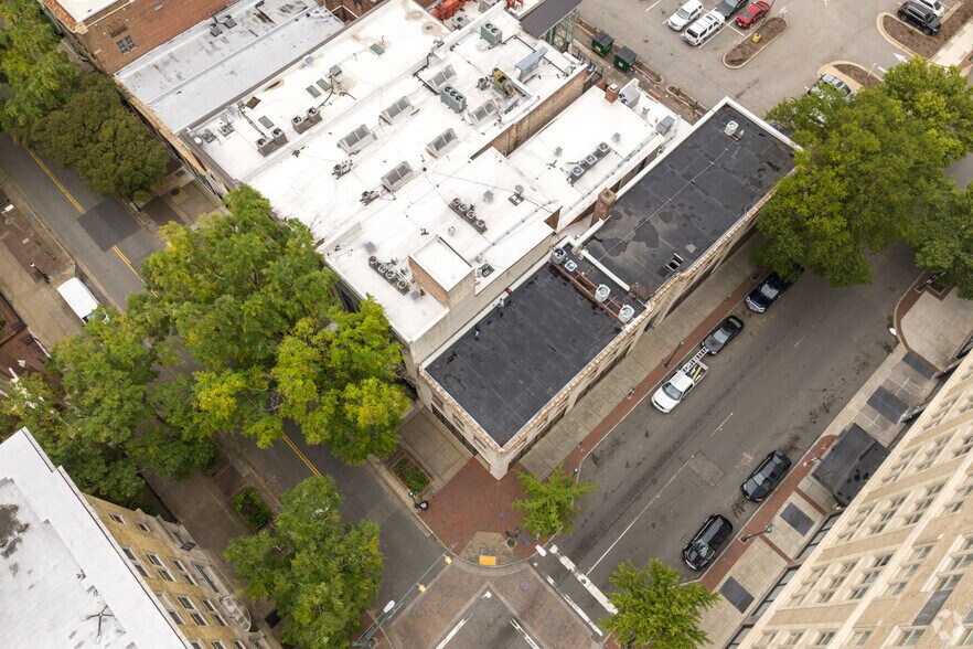 More Photos Of 424 E Grace St, Richmond Bank For Lease