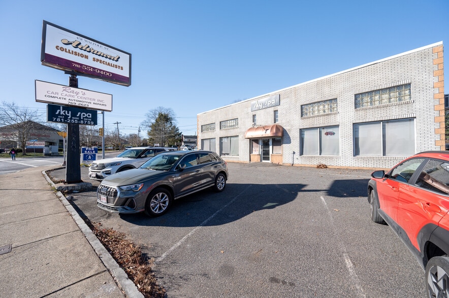 More Photos Of 451 Walpole St, Norwood Freestanding For Sale