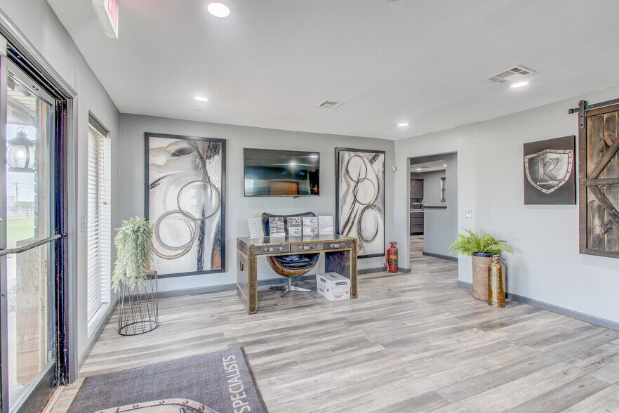 More Photos Of 6532 SW 44th St, Oklahoma City Service For Sale