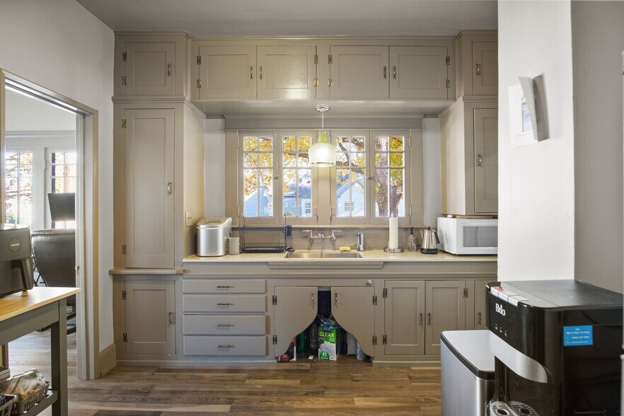 More Photos Of 741 E Main St, Turlock Office Residential For Lease