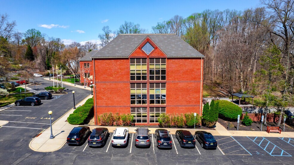 More Photos Of 11 Tindall Rd, Middletown Office For Sale