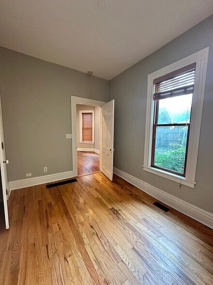 More Photos Of 152 E Fourth St, Lexington Apartments For Sale