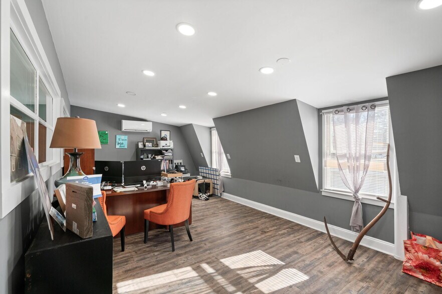 More Photos Of 101 E Marshall St, Remington Storefront Retail Office For Lease