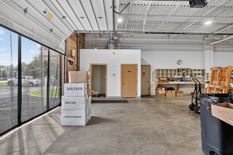 More Photos Of 1695 Joseph Lloyd Pky, Willoughby Warehouse For Sale