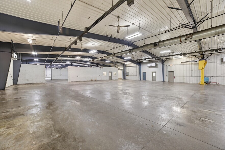 More Photos Of 3166 Muckle Rd, Central Lake Manufacturing For Lease