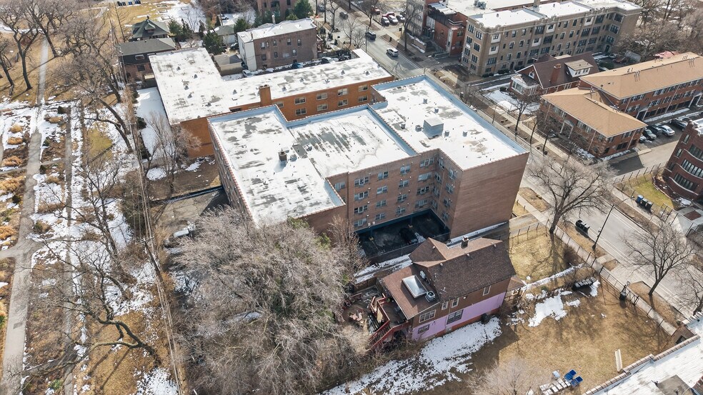 More Photos Of 7733 S South Shore Dr, Chicago Apartments For Sale
