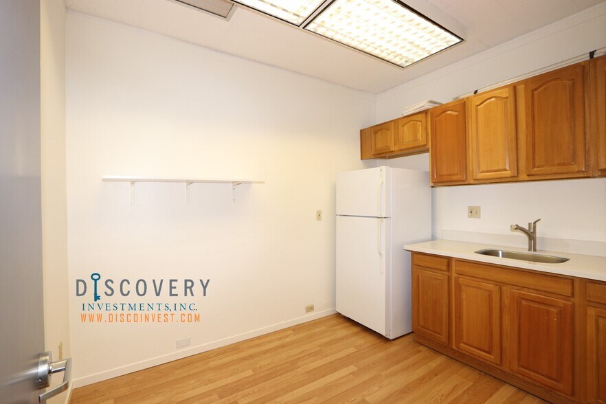 More Photos Of 3664-3666 Grand Ave, Oakland Office For Lease