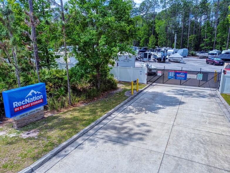 More Photos Of 2540 Saint Johns Pky, St Johns Land For Lease