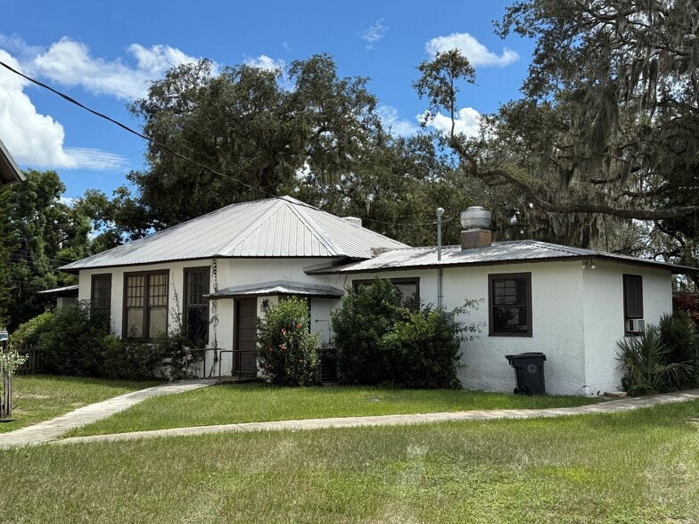 More Photos Of 18-20 E Pleasant St, Avon Park Religious Facility For Sale