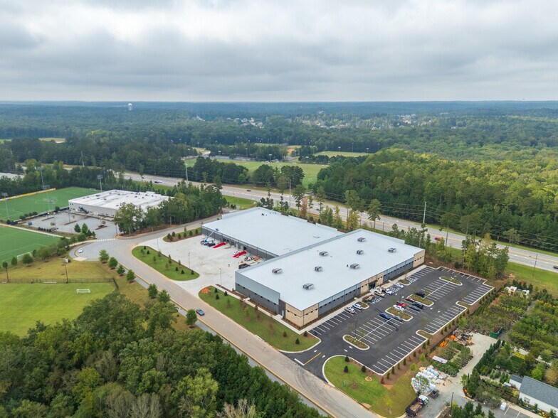 More Photos Of 1001 Moba Dr, Peachtree City Warehouse For Lease